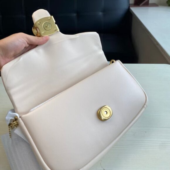 COACH Pillow Tabby 26 Leather crossbody Bag - Picture 2 of 7